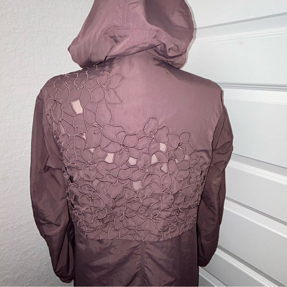 Lululemon Graced With Lace Laser Cut Floral Hooded Trench Coat Jacket - Picture 4 of 10